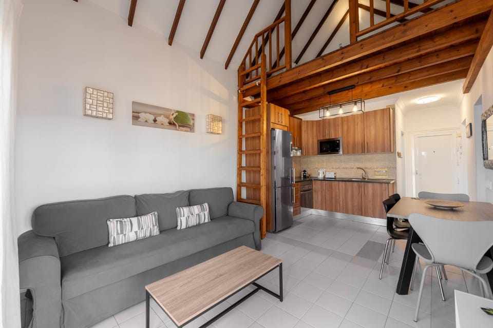 Benny Fañabé - 2 Bed and Loft Apartment, AC, Pool & Parking Apartment in Costa Adeje