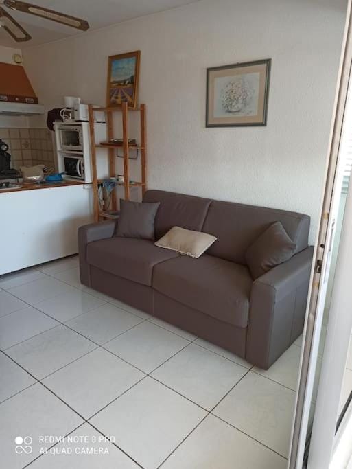 Appartement vue sur canal proximité mer Apartment in Occitanie