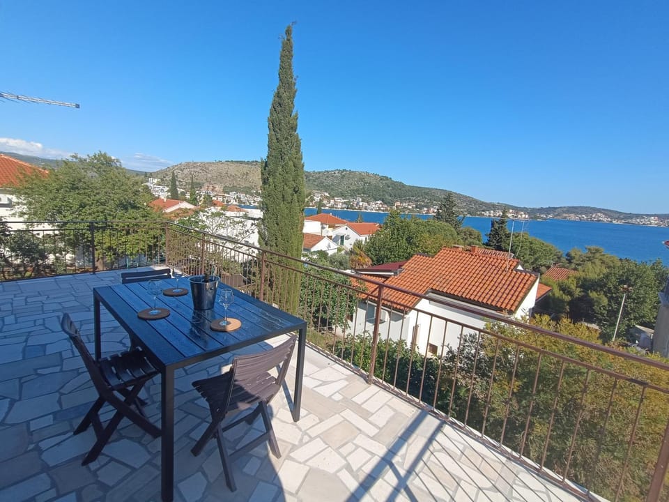 Natural landscape, View (from property/room), Balcony/Terrace, Sea view