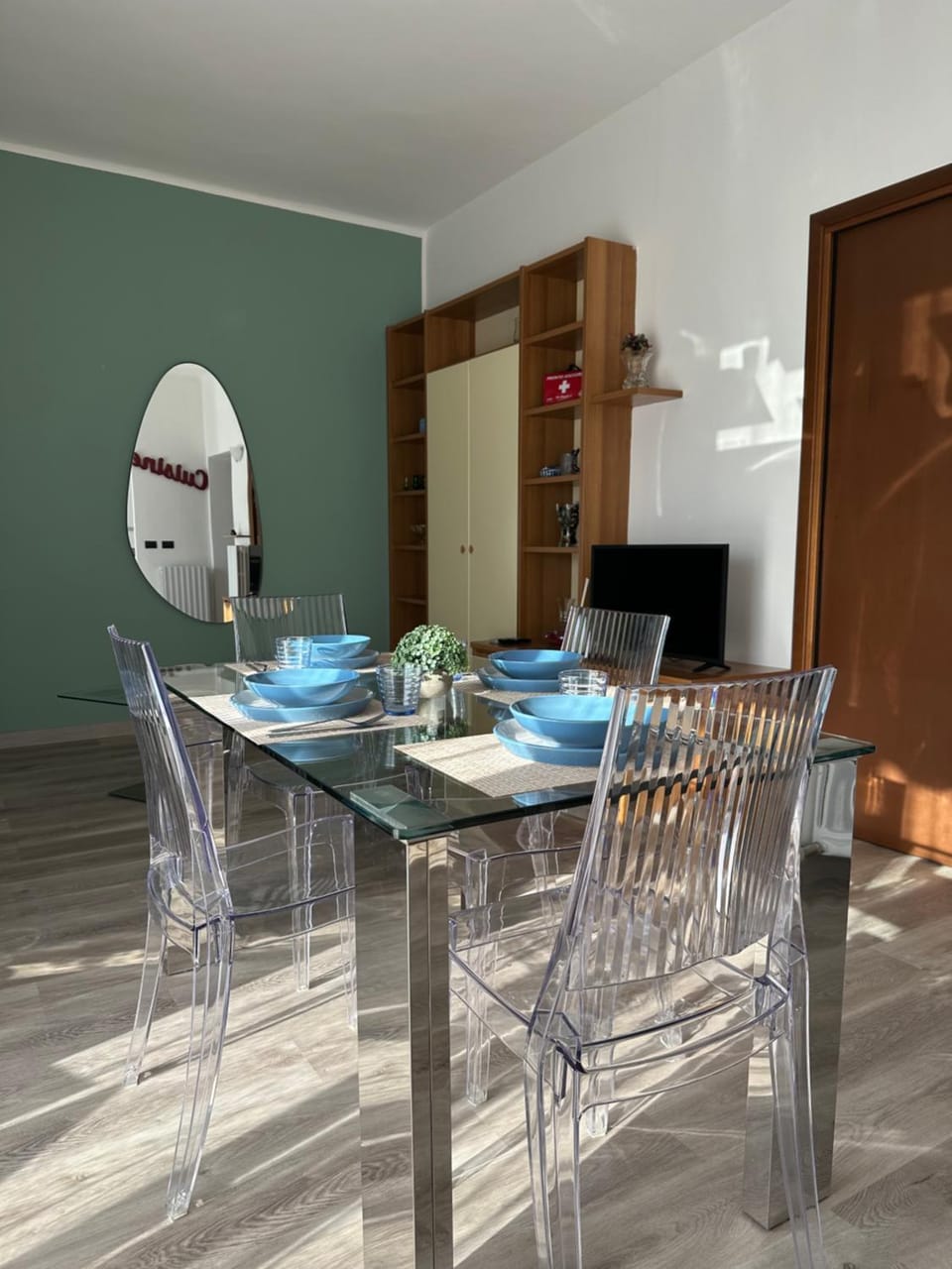 Dining area, Lunch