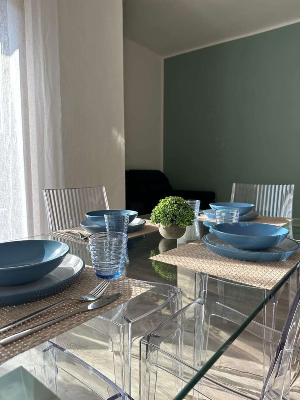 Dining area, Lunch