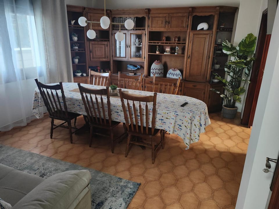 TV and multimedia, Living room, Dining area