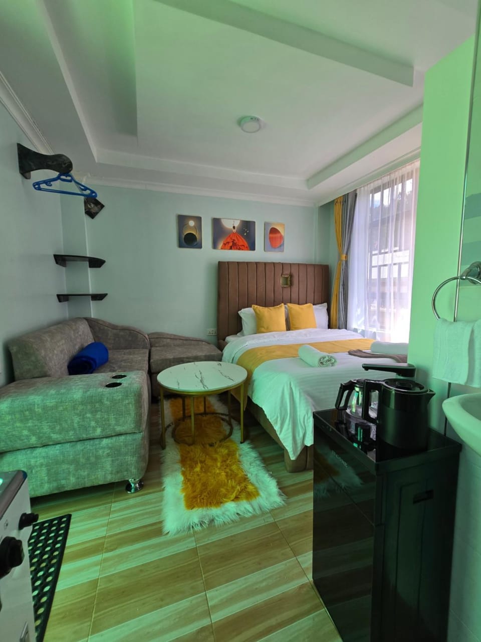 Photo of the whole room