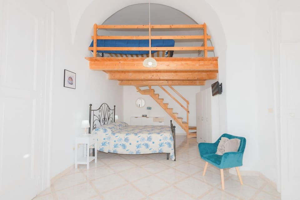 Bed, Natural landscape, TV and multimedia, Bedroom, Sea view, air conditioner