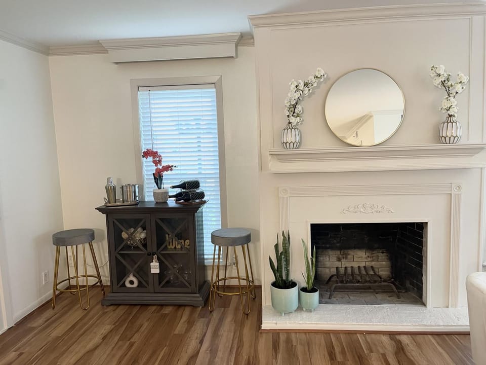 The Garden Room at Galleria Apartment in Houston