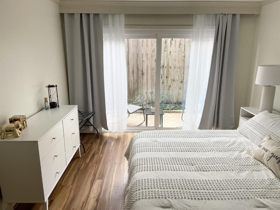 The Garden Room at Galleria Apartment in Houston