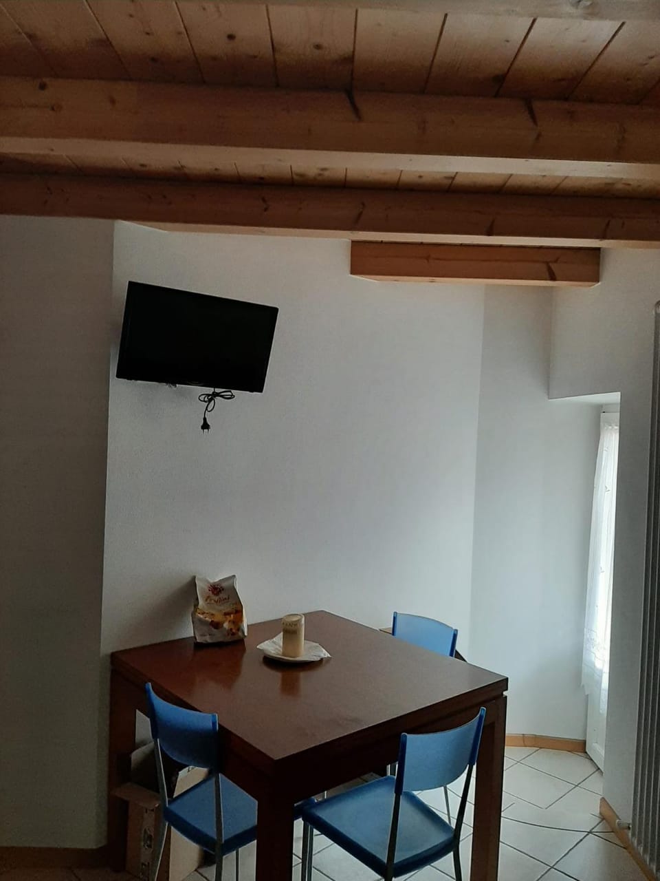 TV and multimedia, Living room, Dining area