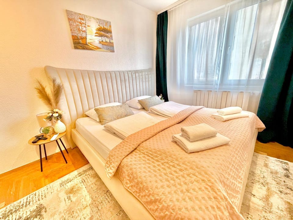Apartment Pacifik Lux & Private Garage Apartment in Sarajevo
