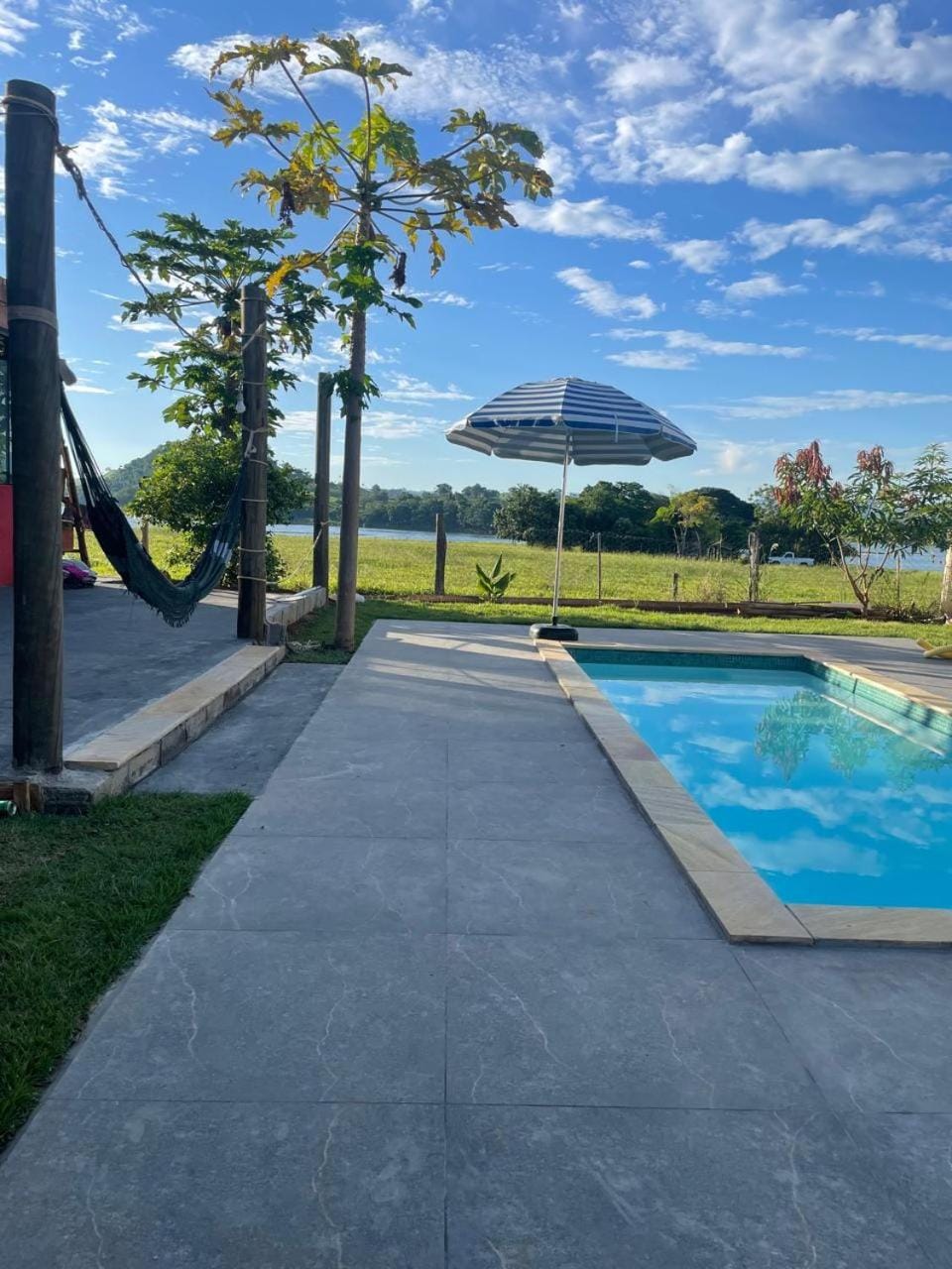 Casa com Piscina na Represa de Carlópolis House in State of Paraná