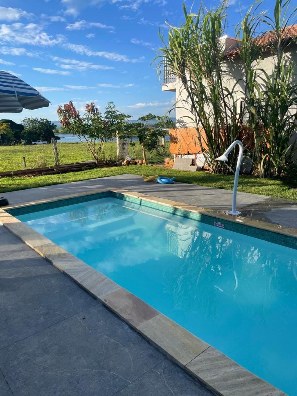 Casa com Piscina na Represa de Carlópolis House in State of Paraná