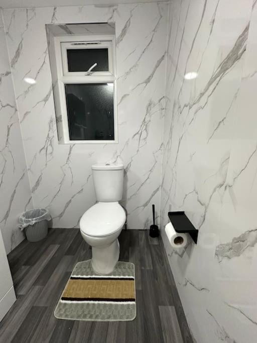 Newly decorated Studio Flat Apartment in Ilford