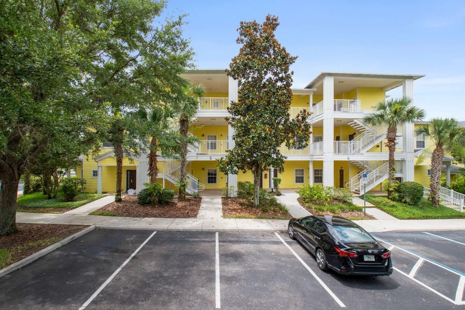 Newly renovated beautiful second floor condo in Bahama Bay House in Four Corners