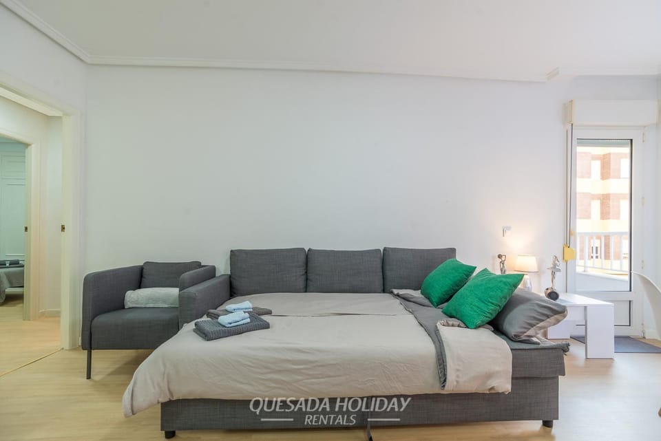 Bed, Living room