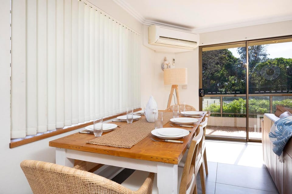 Dining area, air conditioner