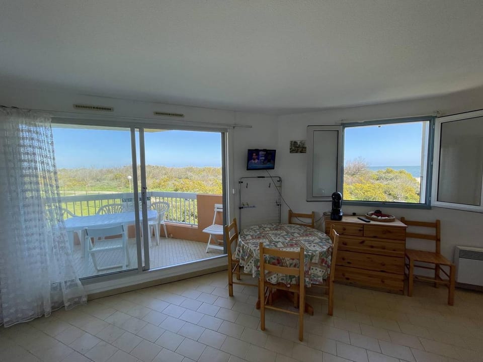 Appartement 2 pièces en front de mer avec piscine, terrasse et parking - 5 couchages, Saint Cyprien Plage - FR-1-106-102 Apartment in Saint-Cyprien