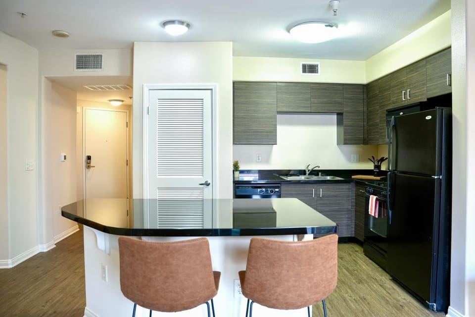 Los Angeles Suite LACMA Apartment in San Fernando Valley