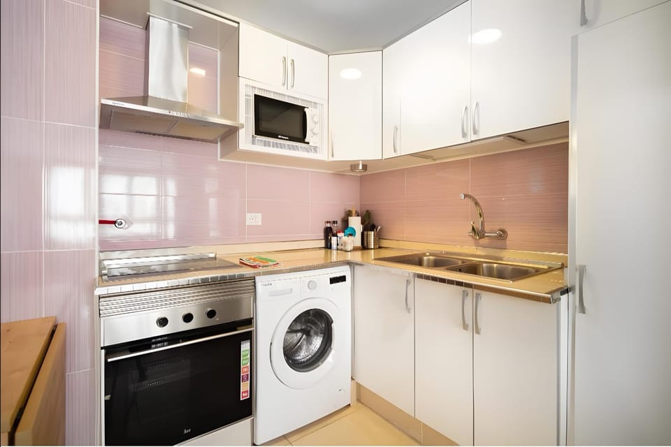 Kitchen or kitchenette, Living room