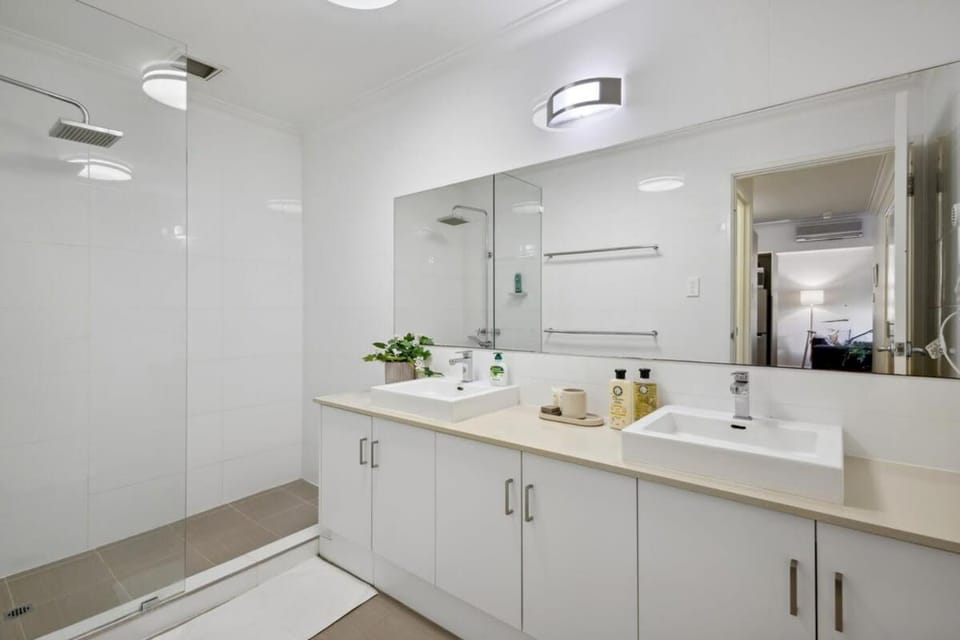 Fabulous Apt in Northbridge with Pool & WiFi Apartment in Perth