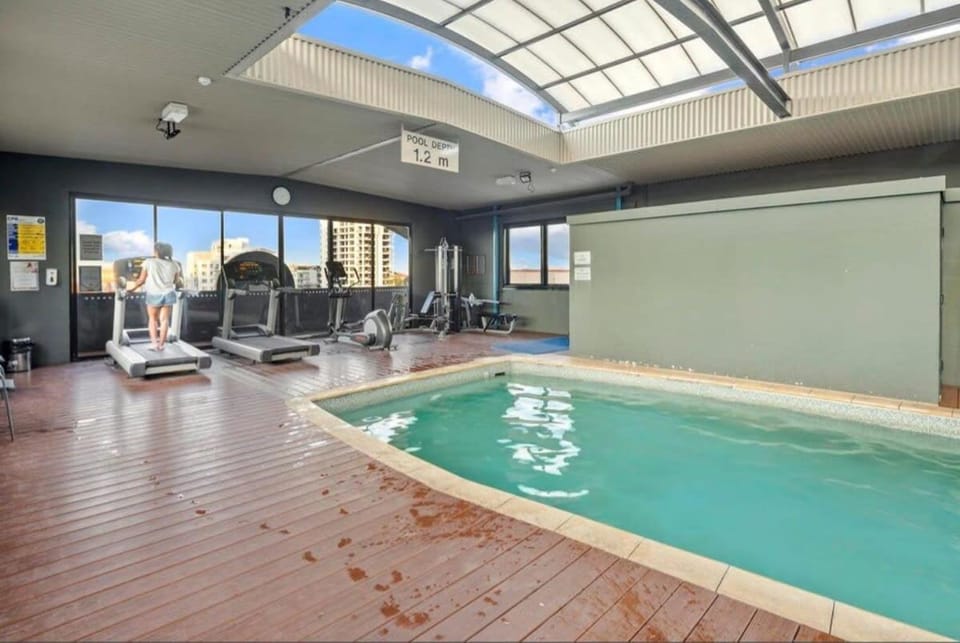 Rooftop Apartment w Cocktail Bar Balcony & Pool Apartment in Perth
