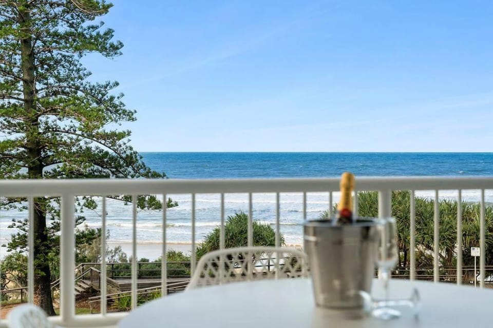 Luxurious Beachfront Penthouse Apartment in Coolum Beach