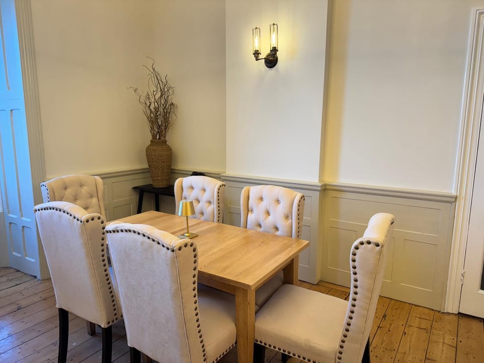 Lounge or bar