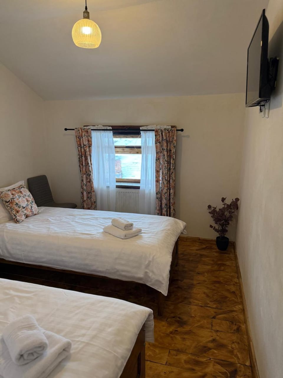 Hanul Bărăției Bed and Breakfast in Romania