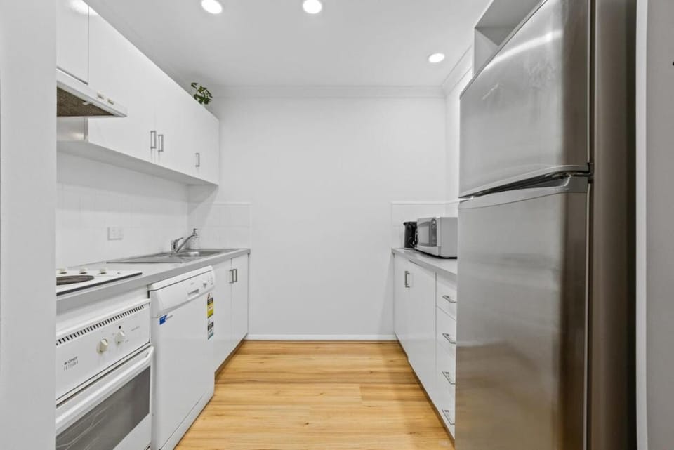 Renovated Family Apartment with Pool & WiFi Apartment in Perth