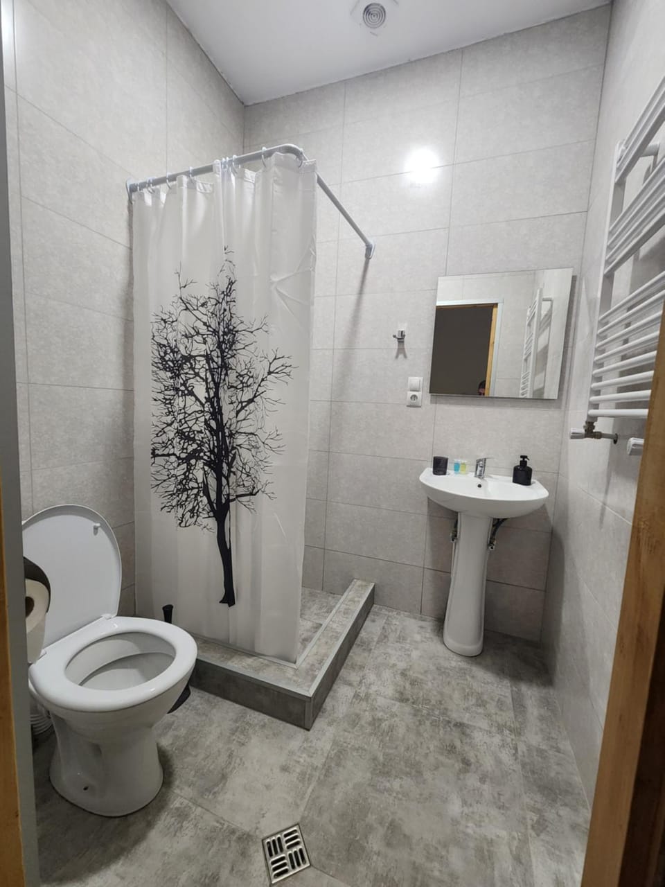 Shower, Toilet, Bathroom