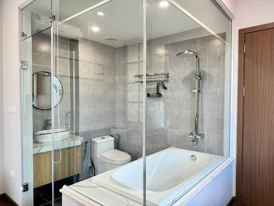 Shower, Toilet, Bathroom, Bath, towels