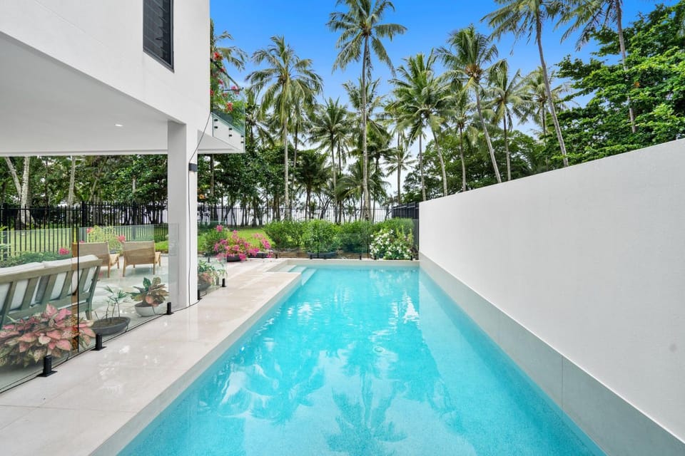 Garden, Pool view, Swimming pool, sunbed