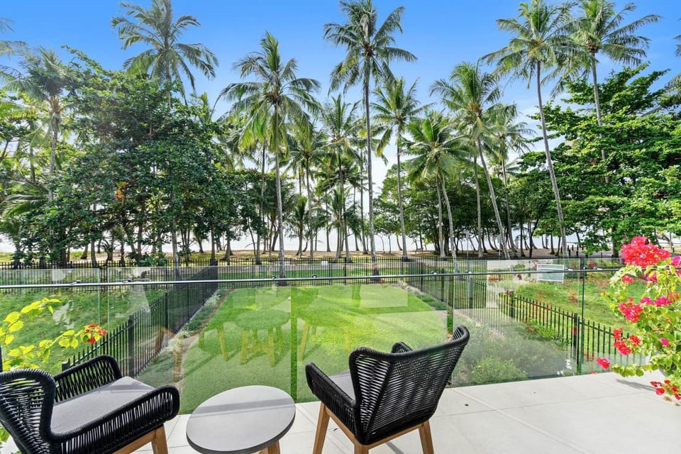 Day, Natural landscape, Garden, Balcony/Terrace, Garden view
