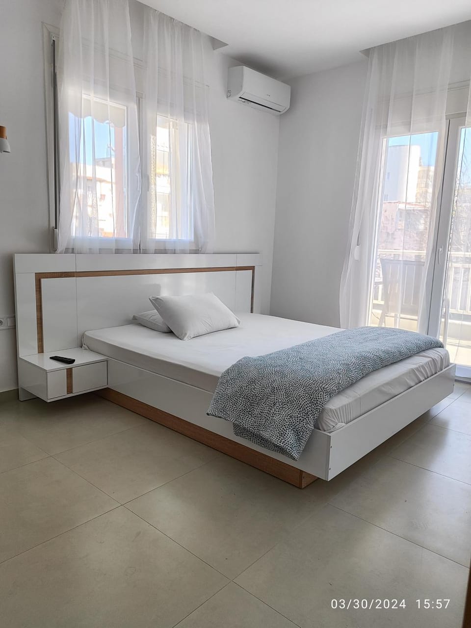 Bed, Bedroom, air conditioner