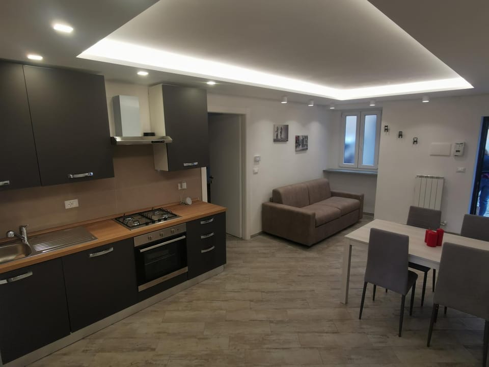 TV and multimedia, Kitchen or kitchenette, Dining area