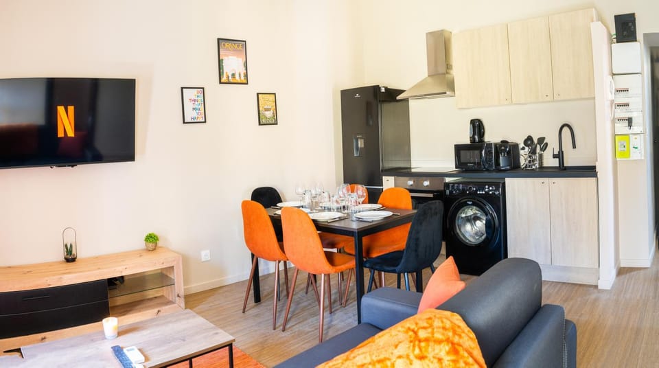 JOLI APPARTEMENT CLIMATISE CENTRE VILLE À 300m du THEATRE ANTIQUE Apartment in Provence-Alpes-Côte d'Azur
