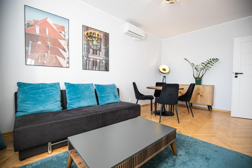 Living room, Seating area, air conditioner