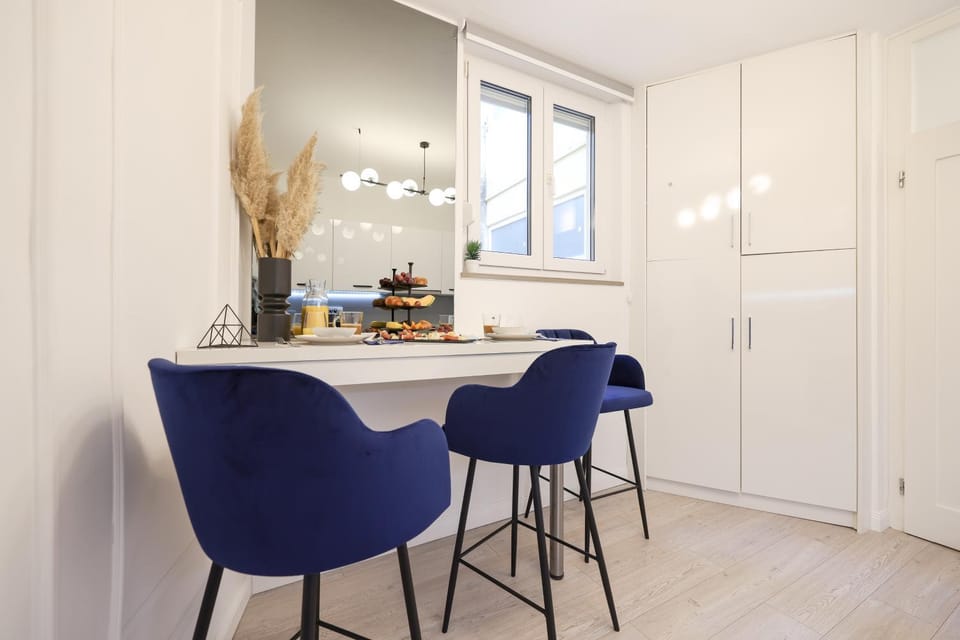 Living room, Photo of the whole room, Seating area, Dining area, wardrobe