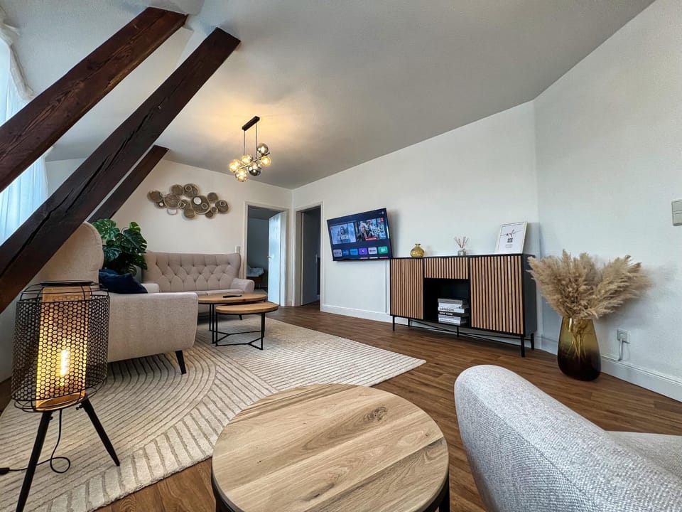 TV and multimedia, Living room, Seating area