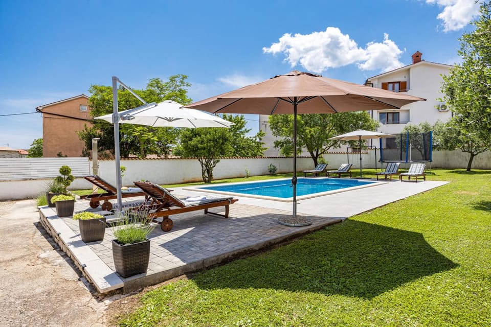 Pool view, Swimming pool