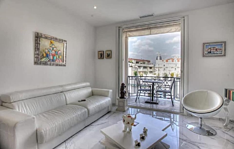 Balcony/Terrace, Living room, Seating area, Dining area