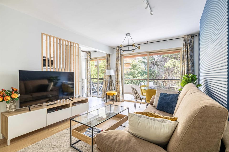 TV and multimedia, Balcony/Terrace, Living room, Seating area