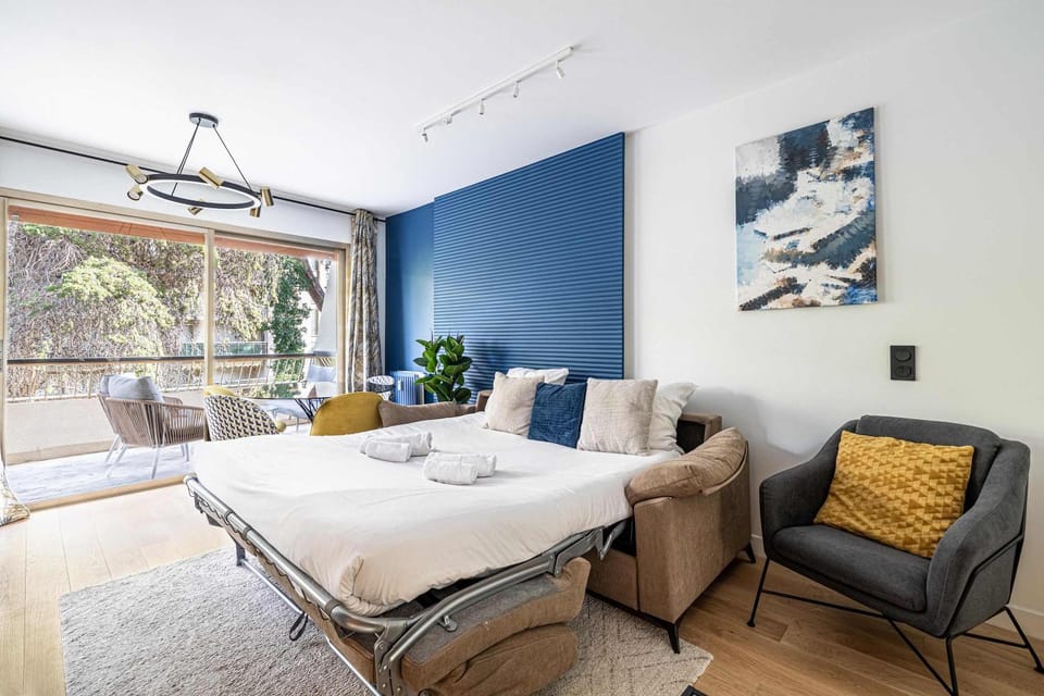 Bed, Balcony/Terrace, Living room, Seating area, towels
