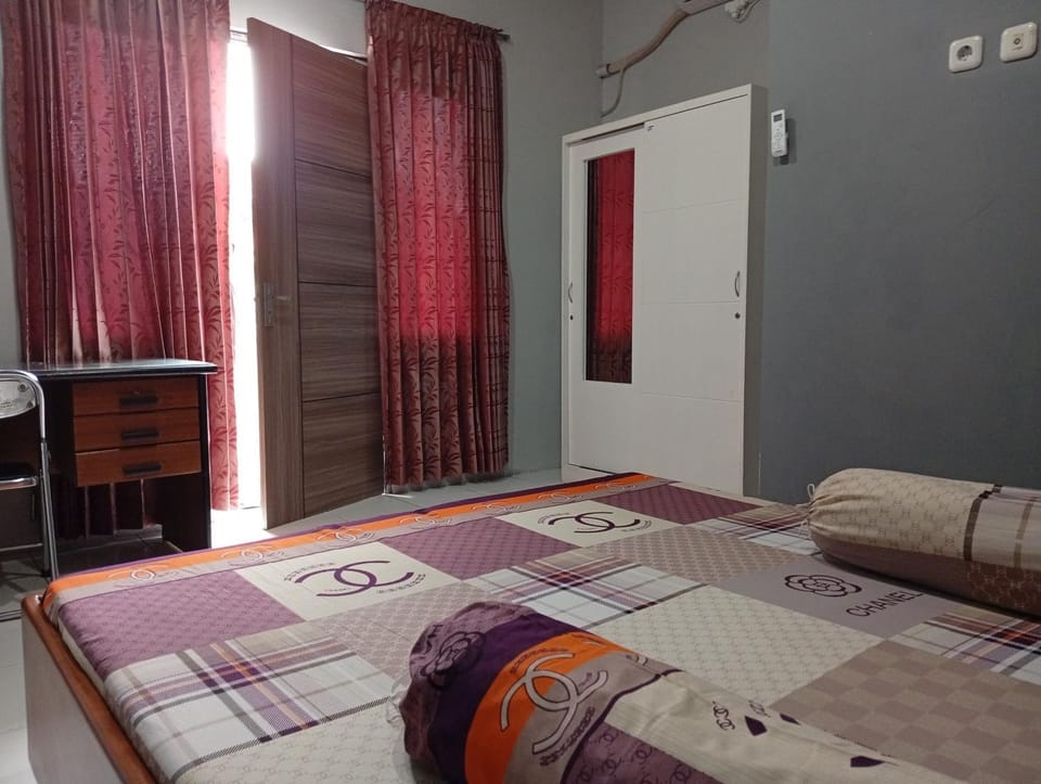 Wisma 812 Khusus Putra for Male Only Vacation rental in Bandung