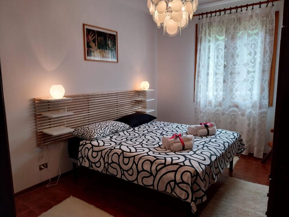 Bedroom, heating, towels