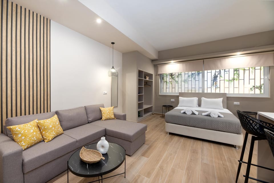 Bed, Living room, Photo of the whole room, Seating area, Bedroom