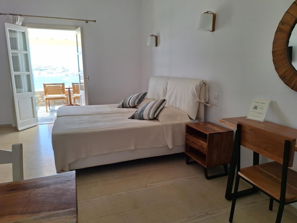 Seating area, Bedroom
