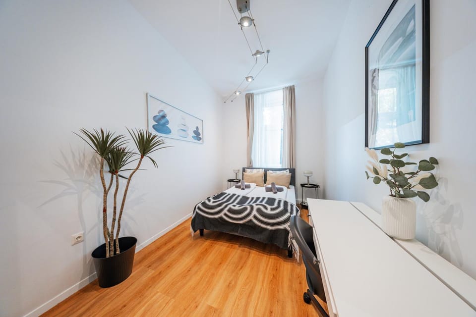 Bed, Photo of the whole room