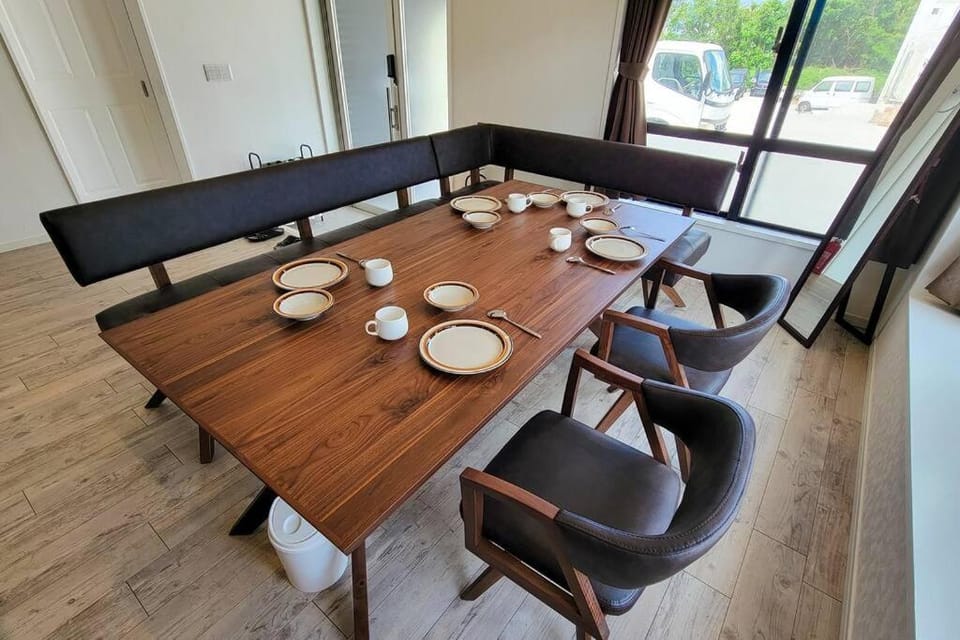 Seating area, Dining area