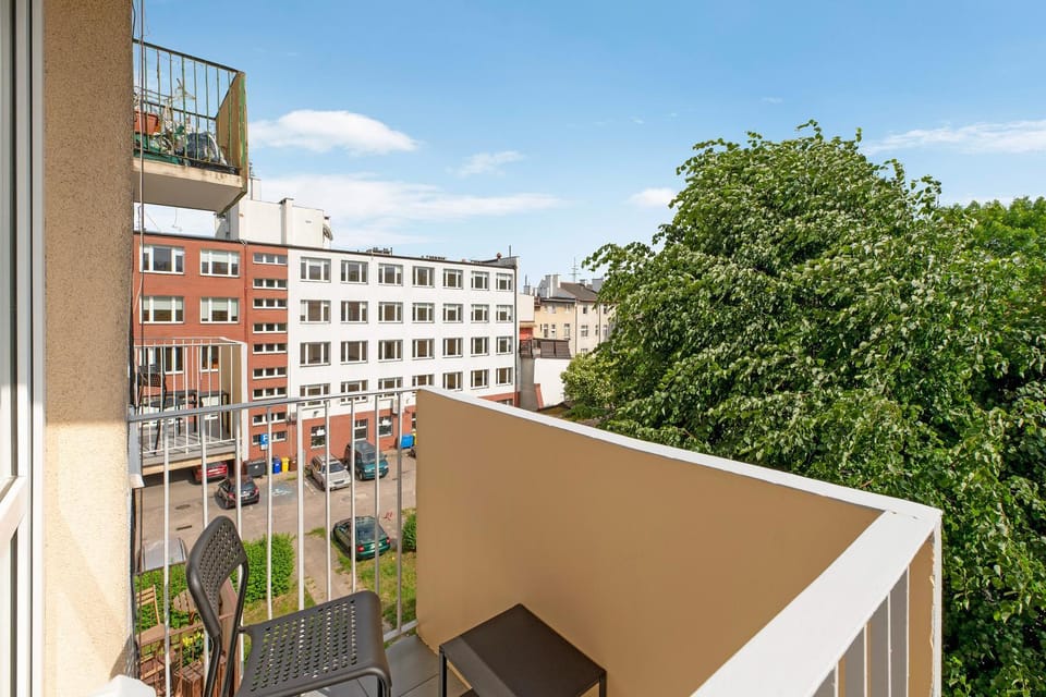 Property building, Spring, Day, View (from property/room), Balcony/Terrace, City view, Street view, Location, Quiet street view