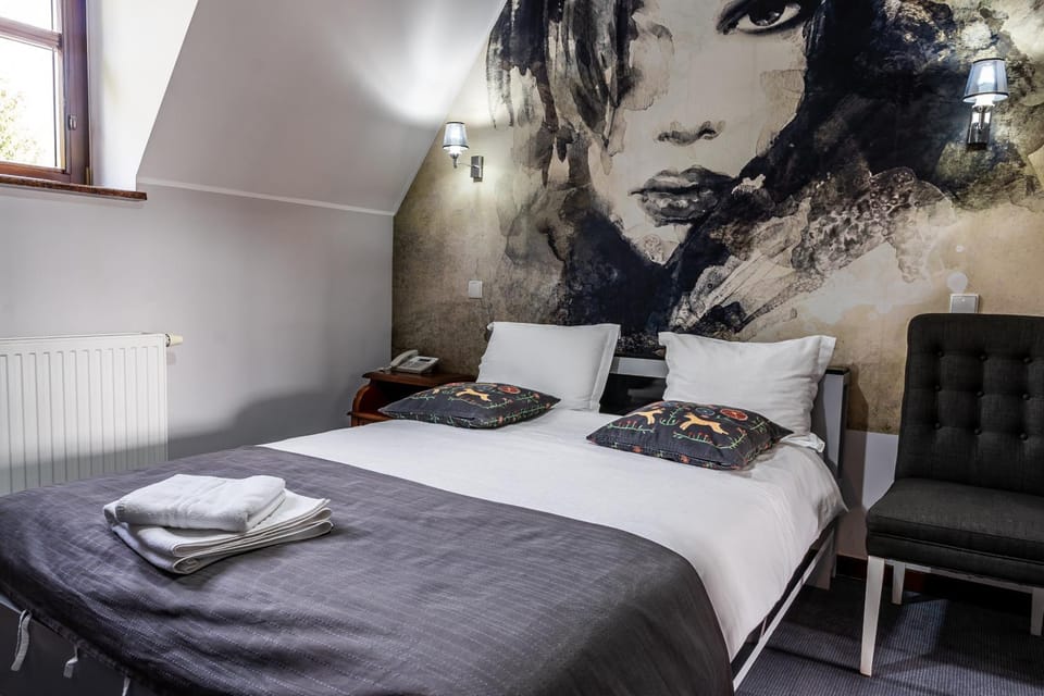 Bed, Other, Other, Other, Photo of the whole room, Seating area, Bedroom, towels, towels