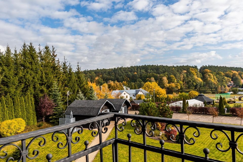 Nearby landmark, Spring, Day, Natural landscape, Garden, Garden view, Mountain view